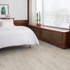 Piso Laminado Quick-Step Smart Carvalho Natural Havana com Marcas de Serra – Caixa com 2,51m²